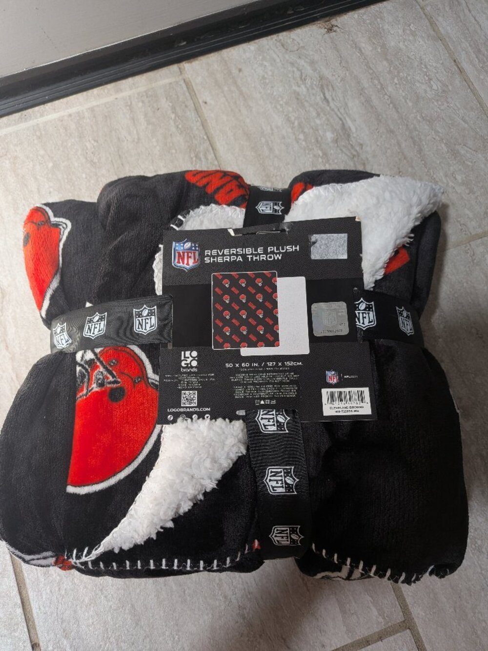 Cleveland Browns NFL Reversible 50" x 60" Plush To Sherpa Throw Blanket New!